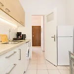 F & B Collection - Flat For 3 *