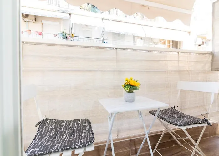 F & B Collection - Flat For 3 * Salonic